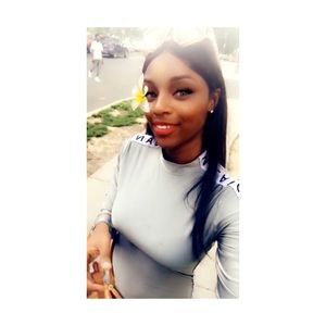 Meet your Posher, Monae